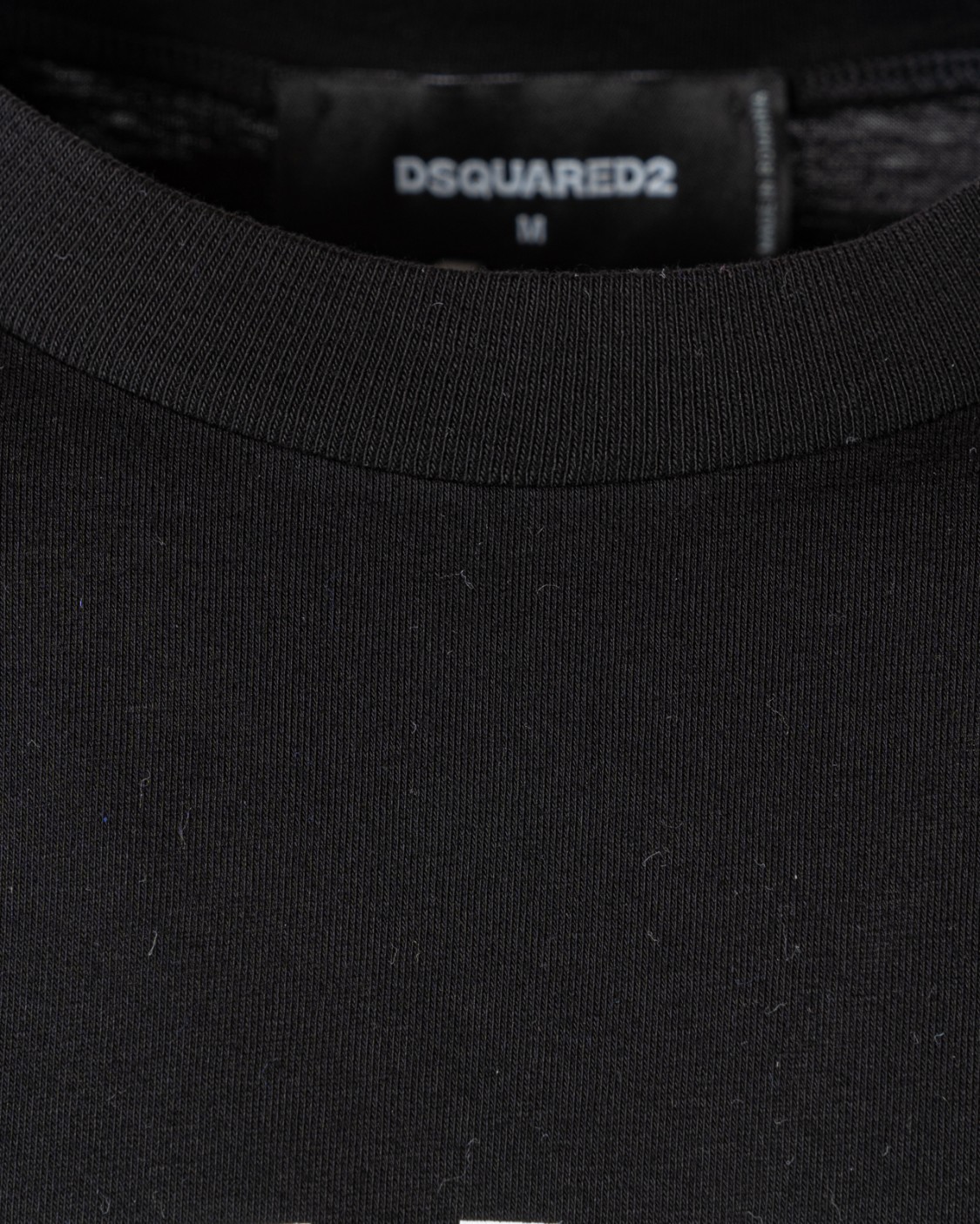 shop DSQUARED2 Saldi T-shirt: Dsquared2 t-shirt in jersey di cotone.
Vestibilità regolare.
Taglio girocollo.
Maniche corte.
Stampa lettering "DSQUARED2 UNIVERSITY" sul davanti.
Composizione: 100% Cotone.
Fabbricato in Romania.. GD1166 S23009-900 number 271126